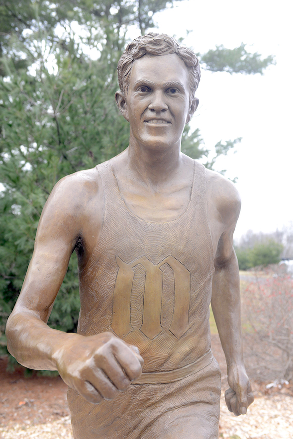 runner sculpture